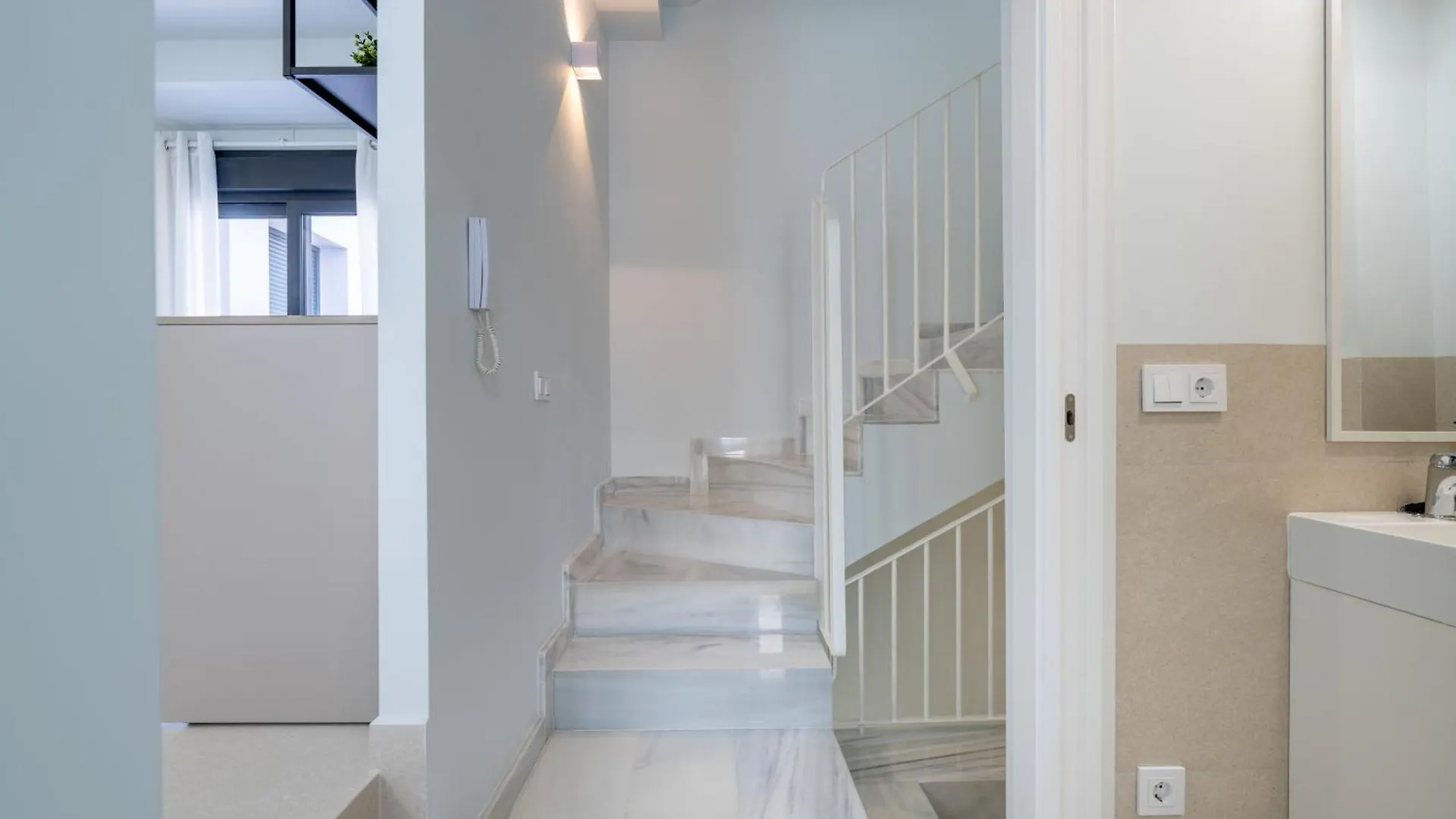 Moott Homes Suites Arco De Braulio Duplex 4 Almería