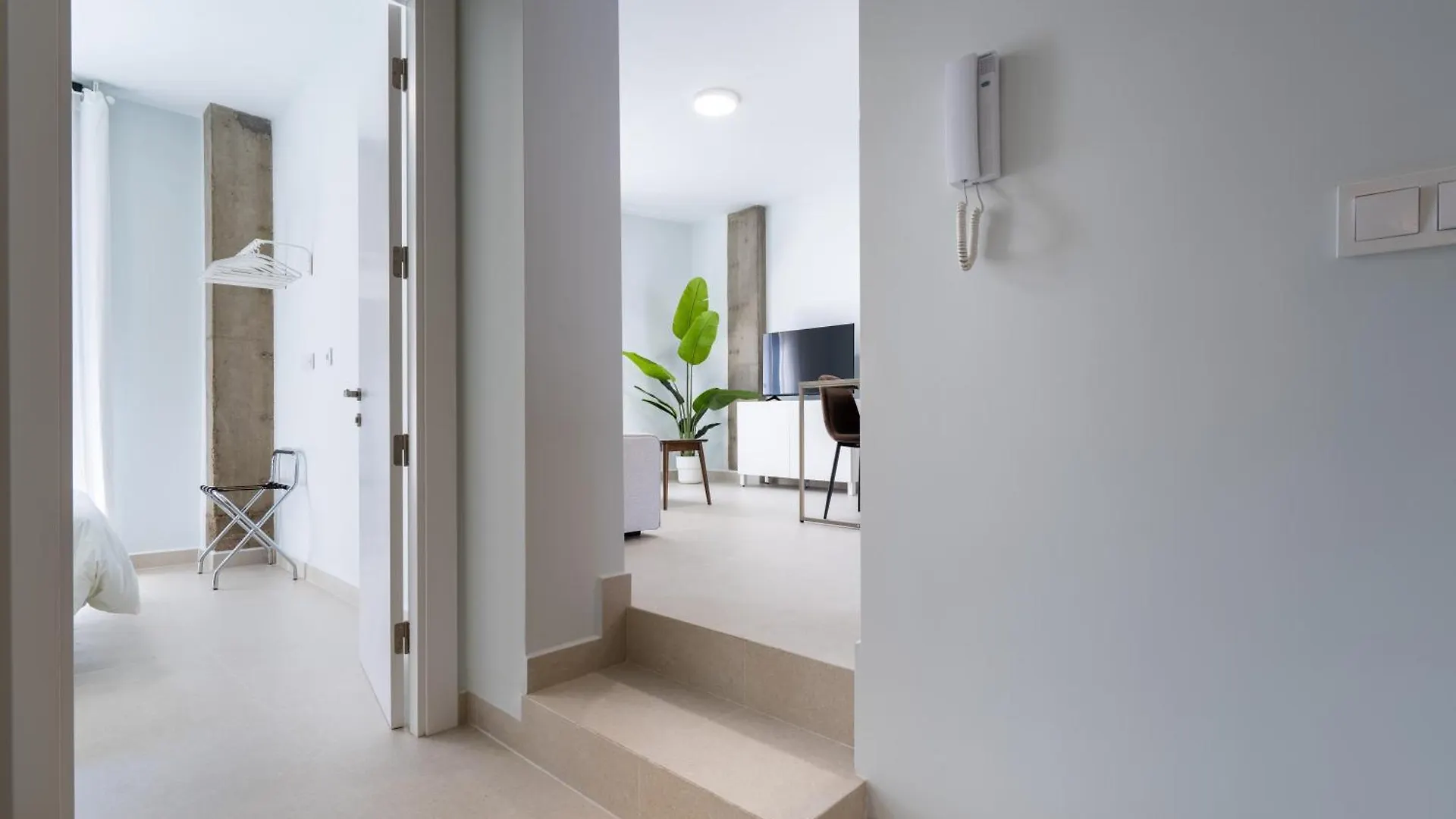 アパート Moott Homes Suites Arco De Braulio Duplex 4 アルメリア