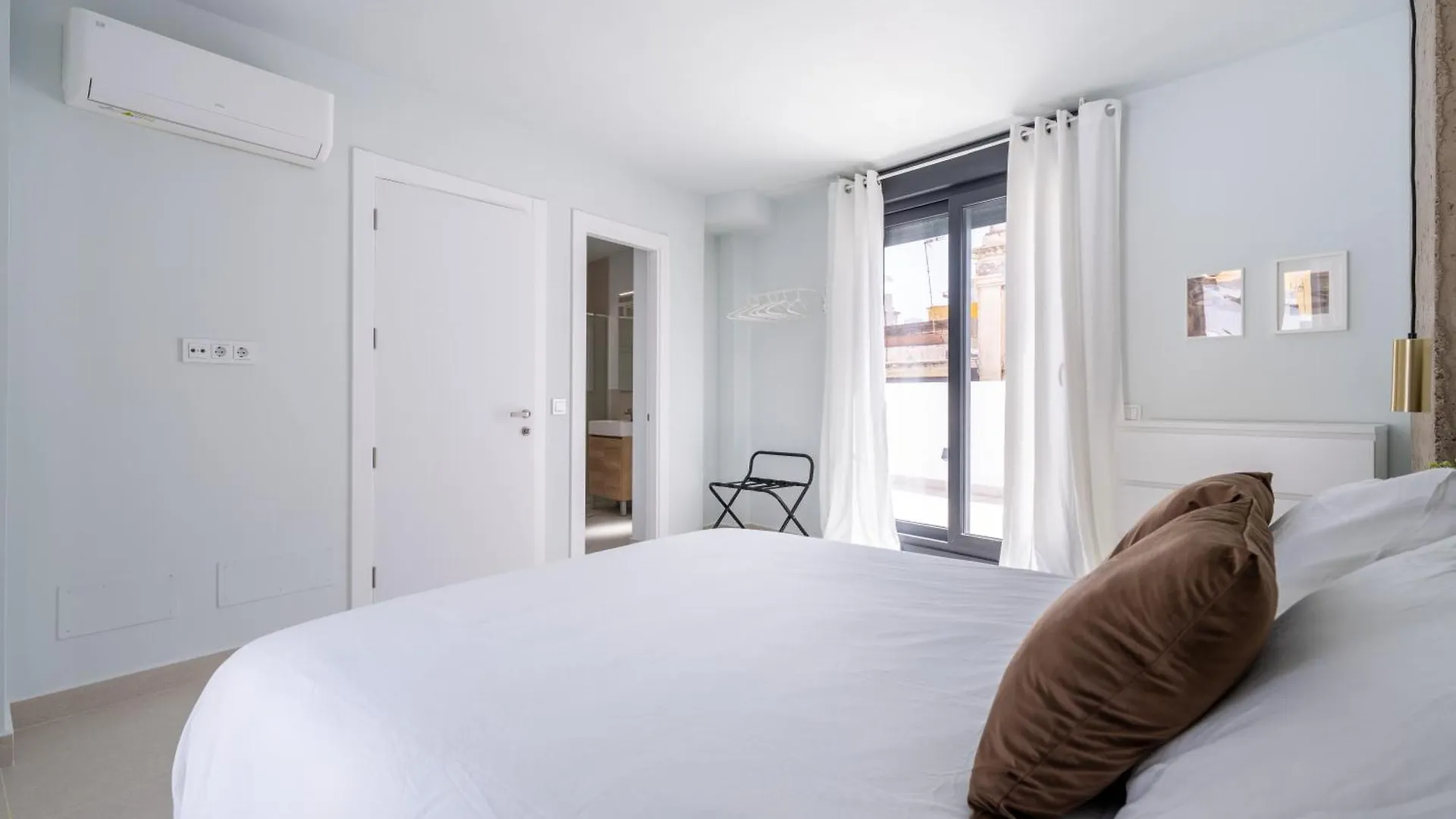 Moott Homes Suites Arco De Braulio Duplex 4 アルメリア