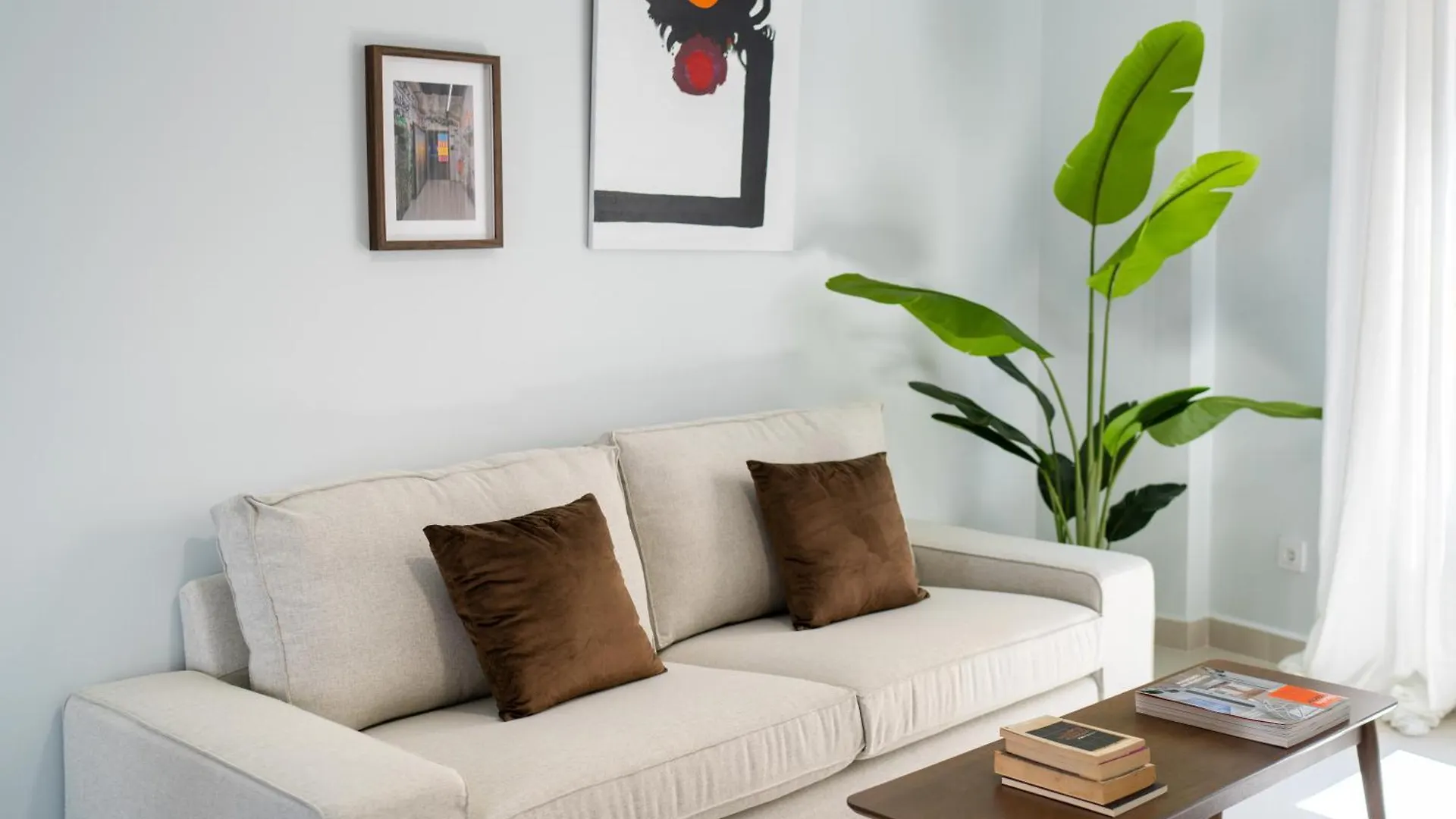 Moott Homes Suites Arco De Braulio Duplex 4 アルメリア アパート
