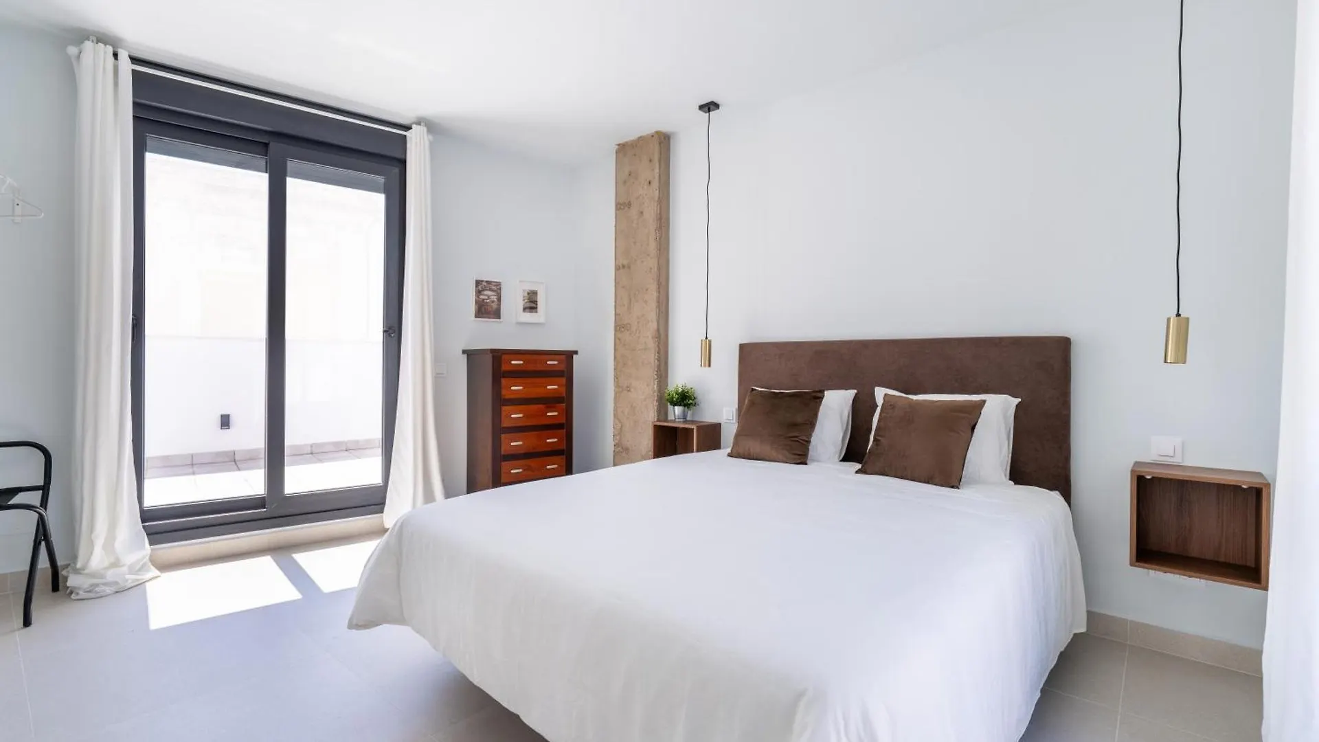 アパート Moott Homes Suites Arco De Braulio Duplex 4 アルメリア