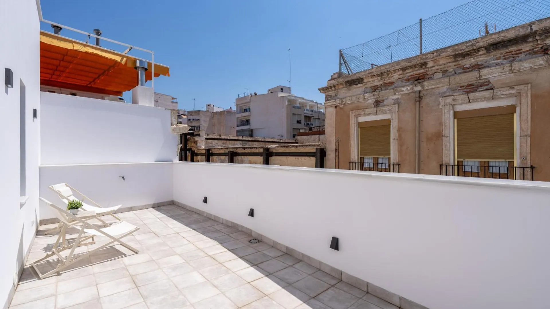 アパート Moott Homes Suites Arco De Braulio Duplex 4 アルメリア